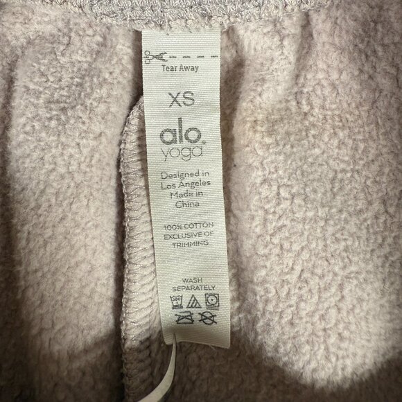 Alo Yoga Sweat Shorts Women Size XS Dusty Pink 3'' Inseam Soft Running Gym - Picture 7 of 16
